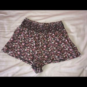 American Eagle women’s floral knit shorts